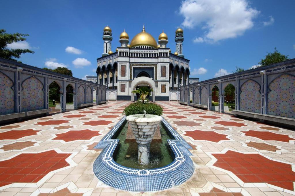 Higher Hotel Bandar Seri Begawan Eksteriør bilde