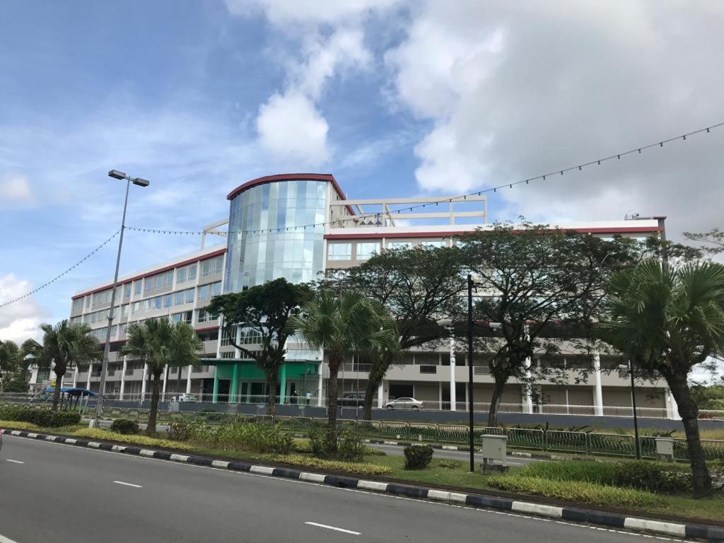 Higher Hotel Bandar Seri Begawan Eksteriør bilde